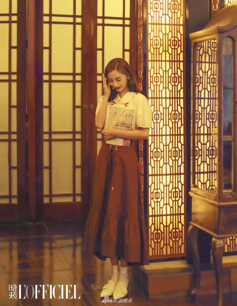 angelababy登时尚杂志封面！大走文艺复古风超像真人芭比