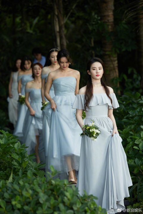 快把新娘风头给抢掉了!娱乐圈最美伴娘非她莫属!