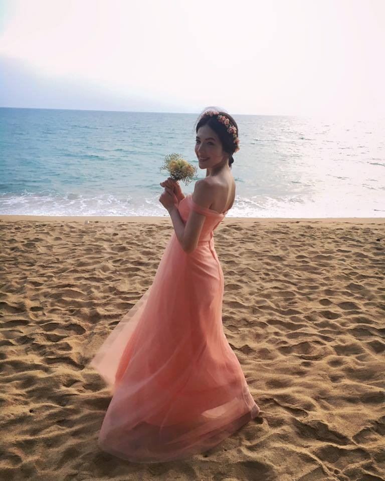 快把新娘风头给抢掉了!娱乐圈最美伴娘非她莫属!