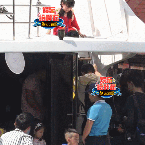 ［动图］《爸爸去5》新春特辑最新花絮！嗯哼猛跳舞超可爱