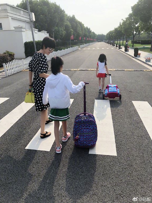 《爸爸2》贝儿「腿细到没肉」！吓坏网友：不要再瘦了