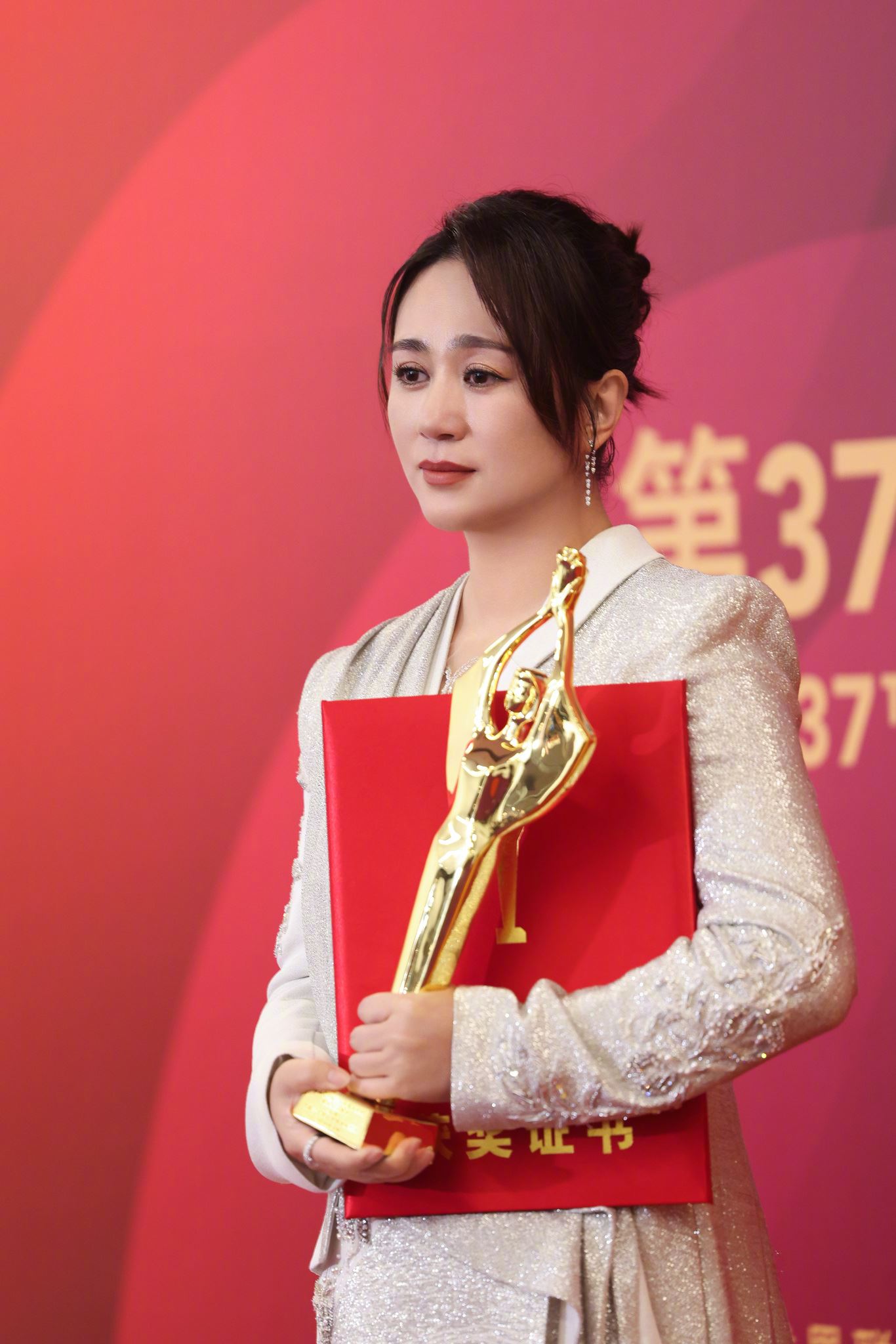 🇨🇳朱一龙凭《人生大事》夺影帝❗赵丽颖饰聋哑母亲夺女配🔥