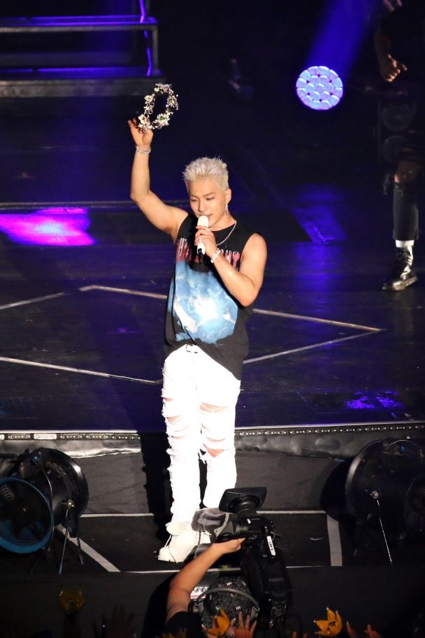 「我很想念bigbang！」taeyang演唱会上深情告白惹哭粉丝
