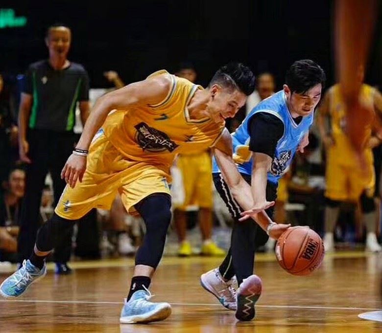 原来 ta 篮球这么厉害！竟击败林书豪周杰伦夺mvp