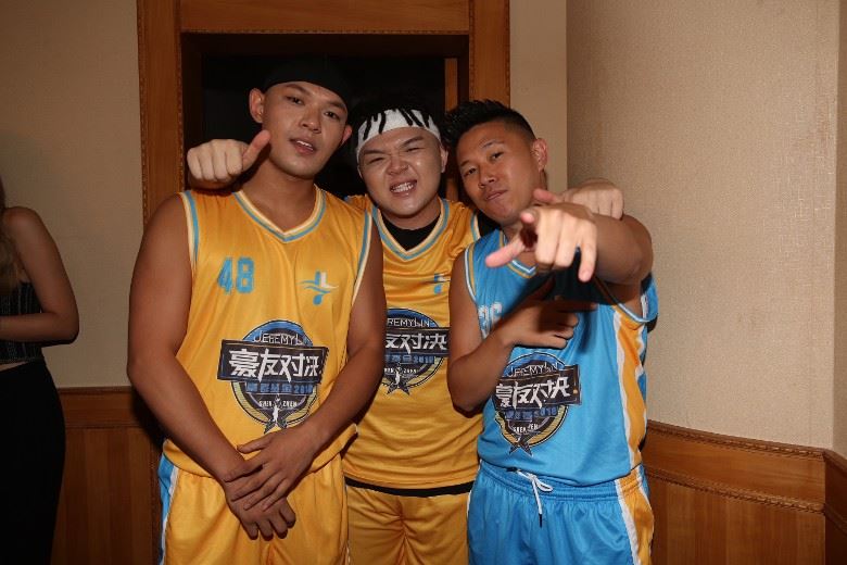 原来 ta 篮球这么厉害！竟击败林书豪周杰伦夺mvp