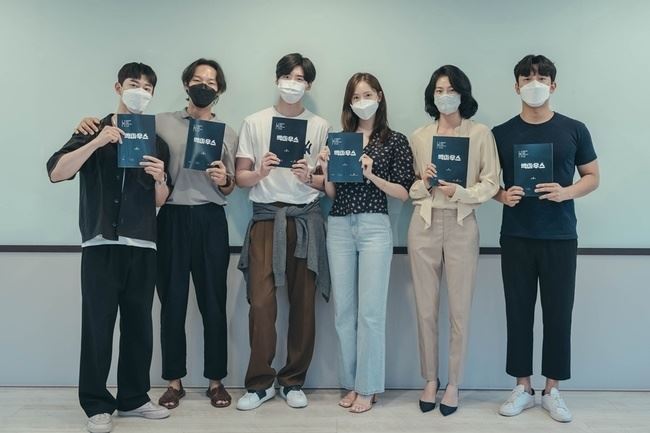 📺林允儿、李钟硕搭档新剧❗️《big mouth》挑战演律师和夫妻💍