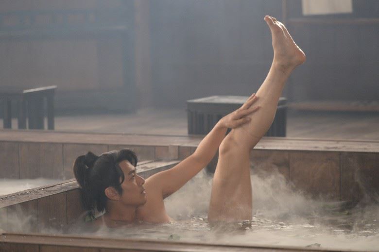 《翻生武林》与陈凯琳再度合作!萧正楠牺牲色相露出大腿