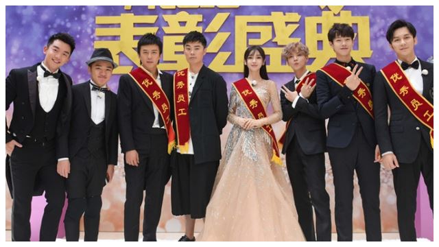 《奔跑吧》今晚收官！魏大勋加盟！邓超竟下跪求饶