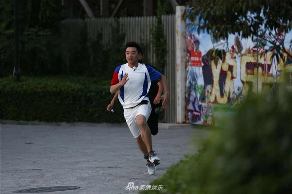 《奔跑吧》今晚收官！魏大勋加盟！邓超竟下跪求饶