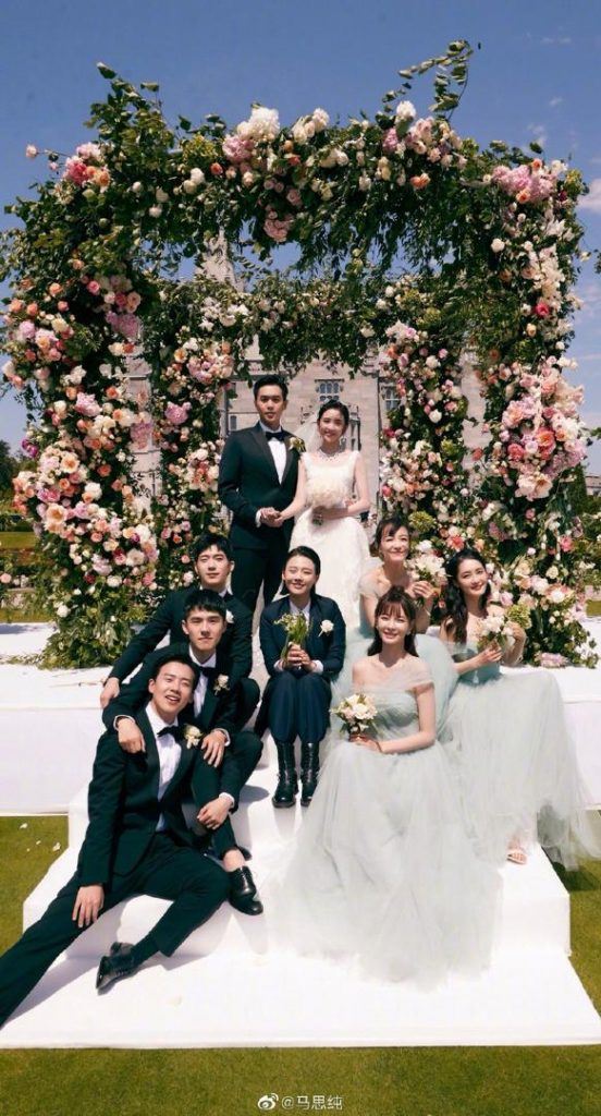 【多图】高颜值超养眼！张若昀唐艺昕伴郎伴娘团土味合影