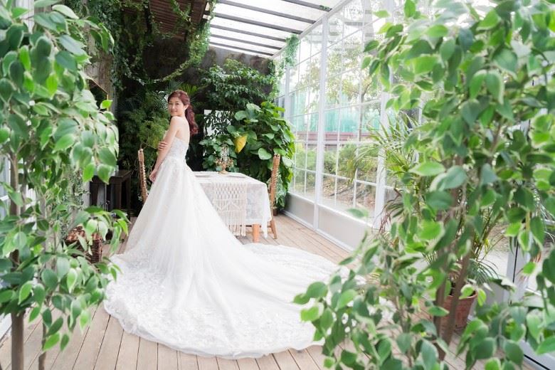 【多图】陈琪与胡诺言结婚10周年！和子女再拍婚照超温馨