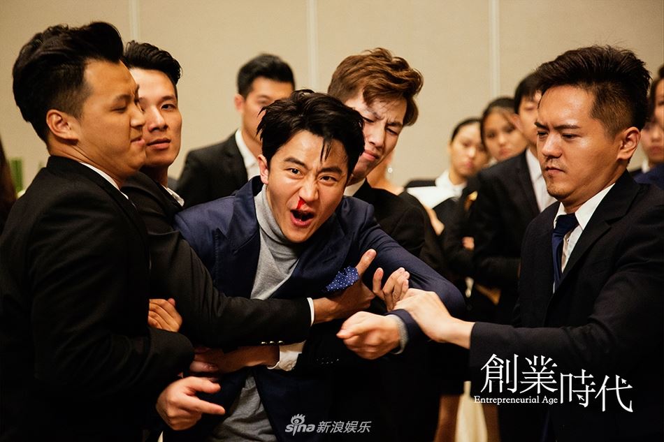 baby最新剧集《创业时代》曝剧照!baby怎么神情落寞?