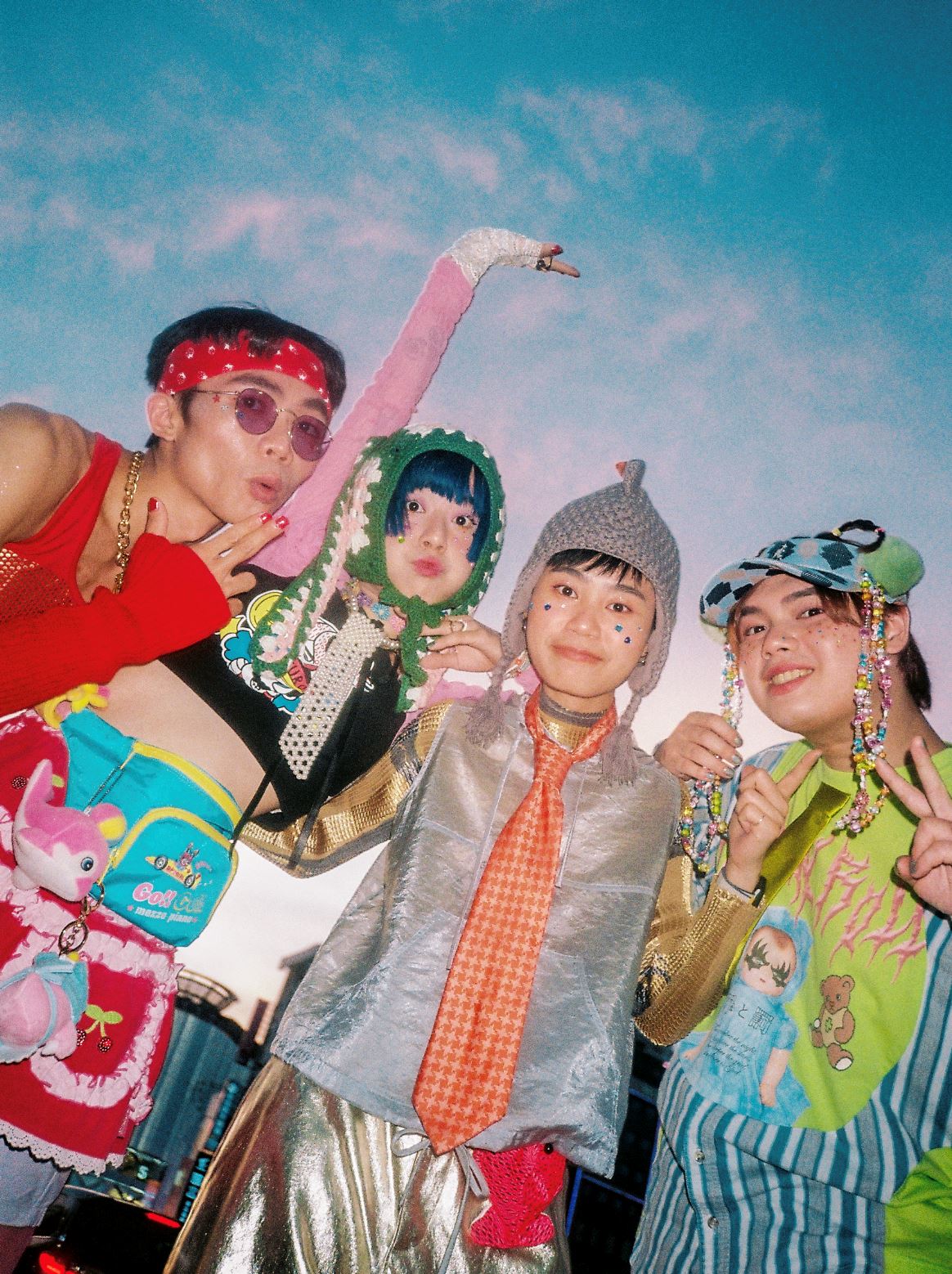 ⚠️首届华语独立音乐节clang克浪617登场❗️7组乐团歌手接力飙唱🎵还有快闪书店塔罗牌占卜等