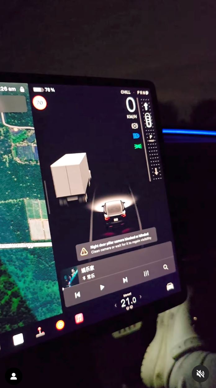 常乐开特斯拉去墓地❗画面侦测周围有车😱