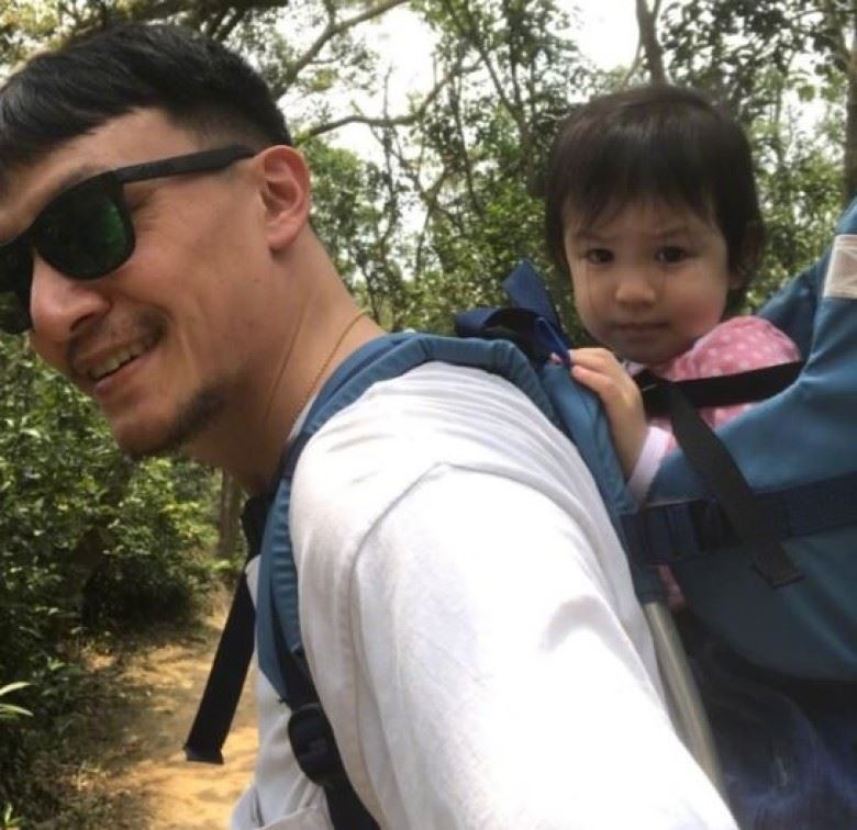 近水楼台!他们都是和助理日久生情