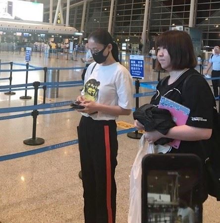 大素颜现身！陈乔恩爆瘦+「发际线超高」疑似秃头