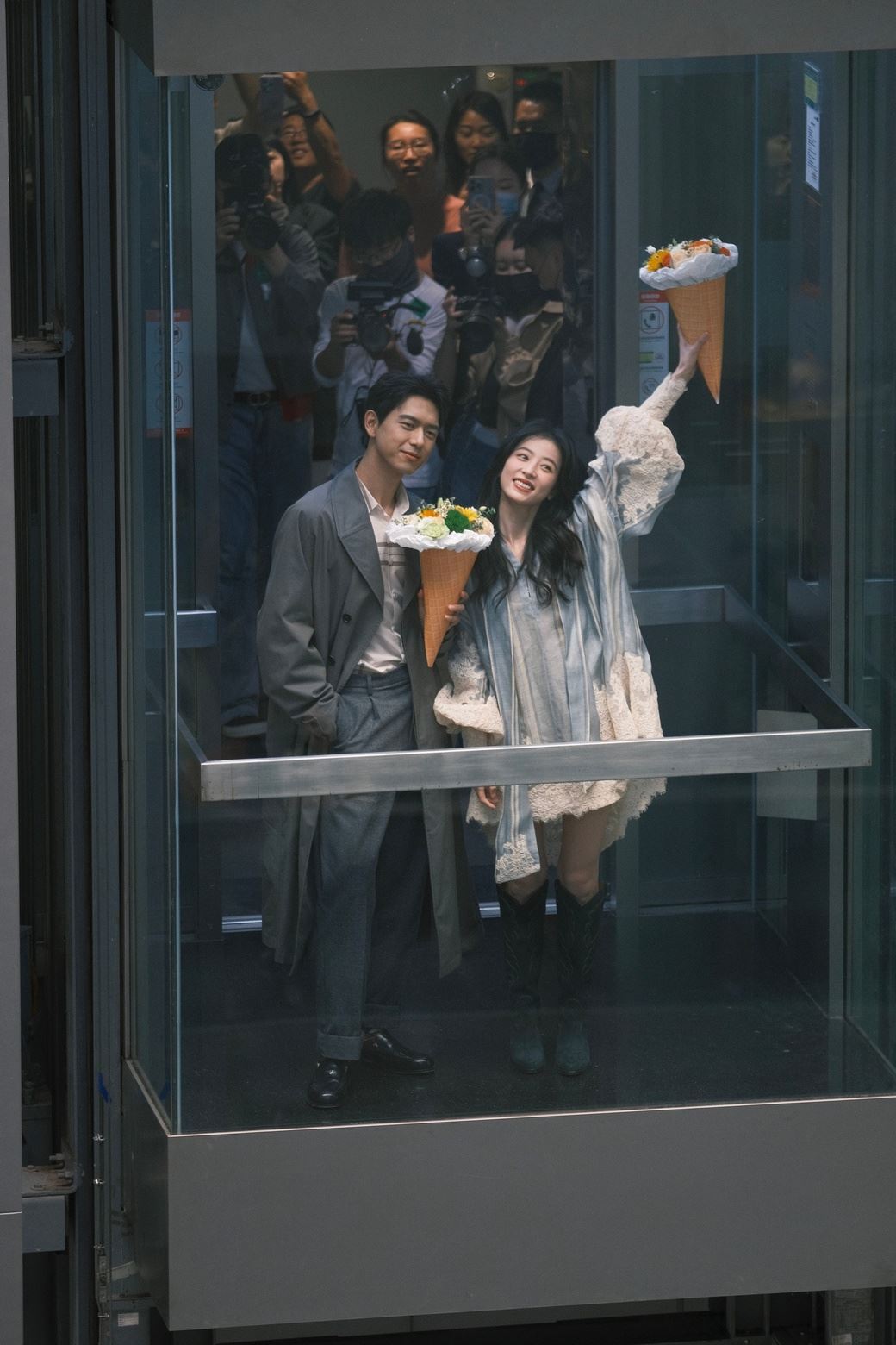 李现、周雨彤大大方方营业太甜啦💕陆剧《春色寄情人》正在热播中