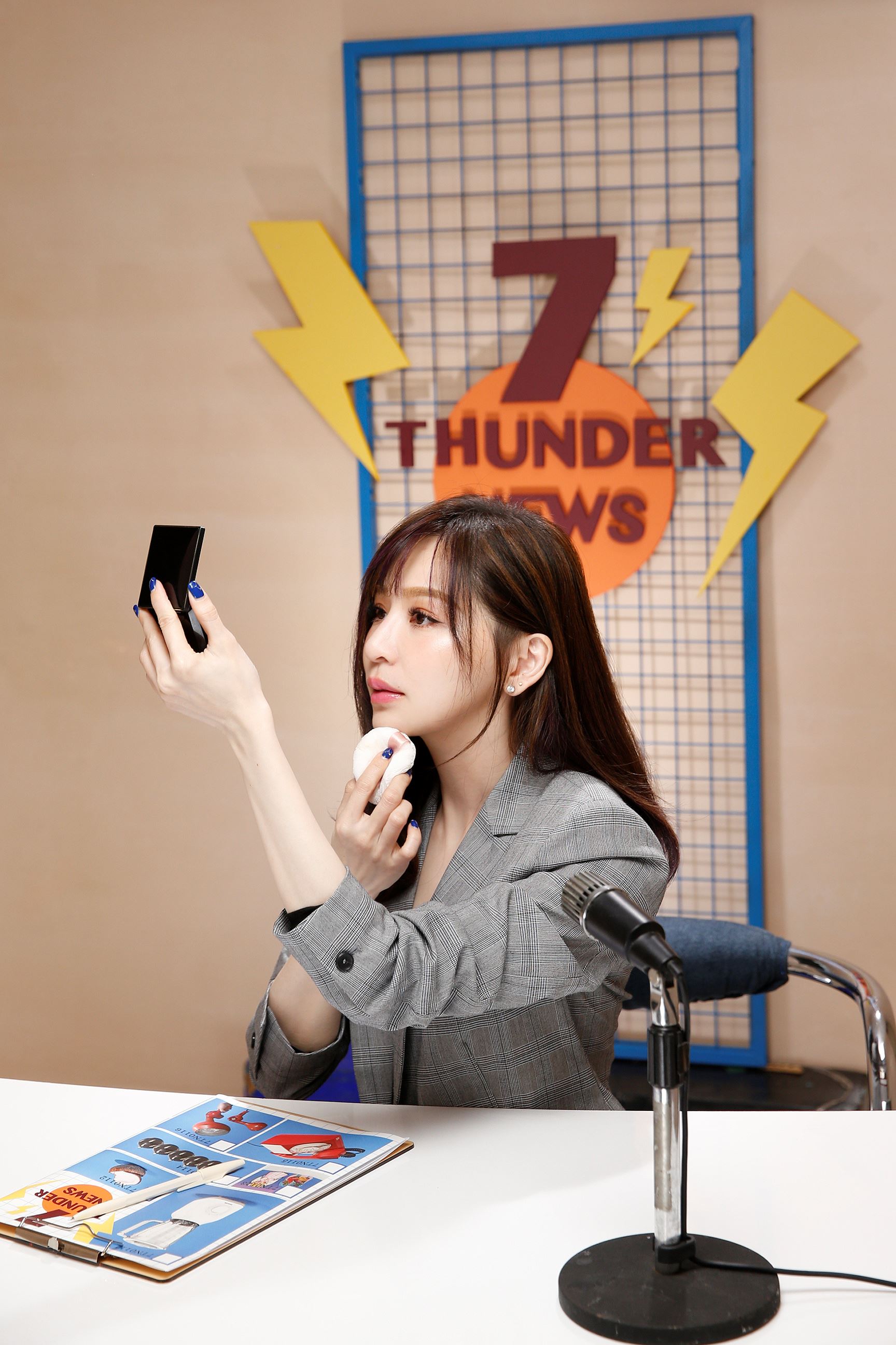  mv大玩角色扮演 一人分释三！王心凌第12张专辑幽默俏皮引发热议！