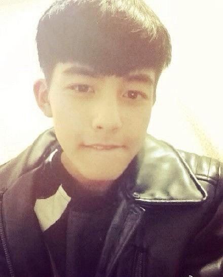 《下一站是幸福》男主角（宋威龙）从小帅到大！❤️多年前照片曝光～