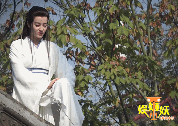 迪丽热巴新造型撞脸黄子韬!网傻眼:真的有够像