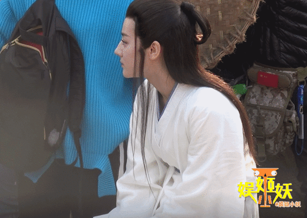 迪丽热巴新造型撞脸黄子韬!网傻眼:真的有够像