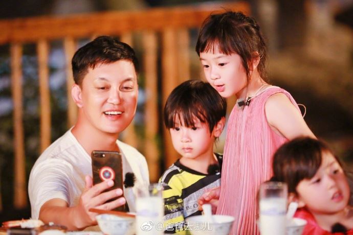 《爸爸去哪儿5》第二集终极任务：这位爸爸竟需要一人照顾六娃