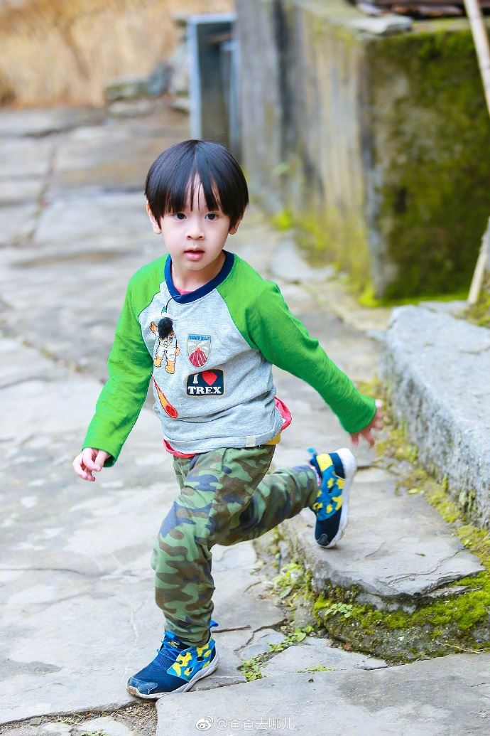 《爸爸去哪儿5》嗯哼英文名曝光!被jasper吐槽:a-ha才对