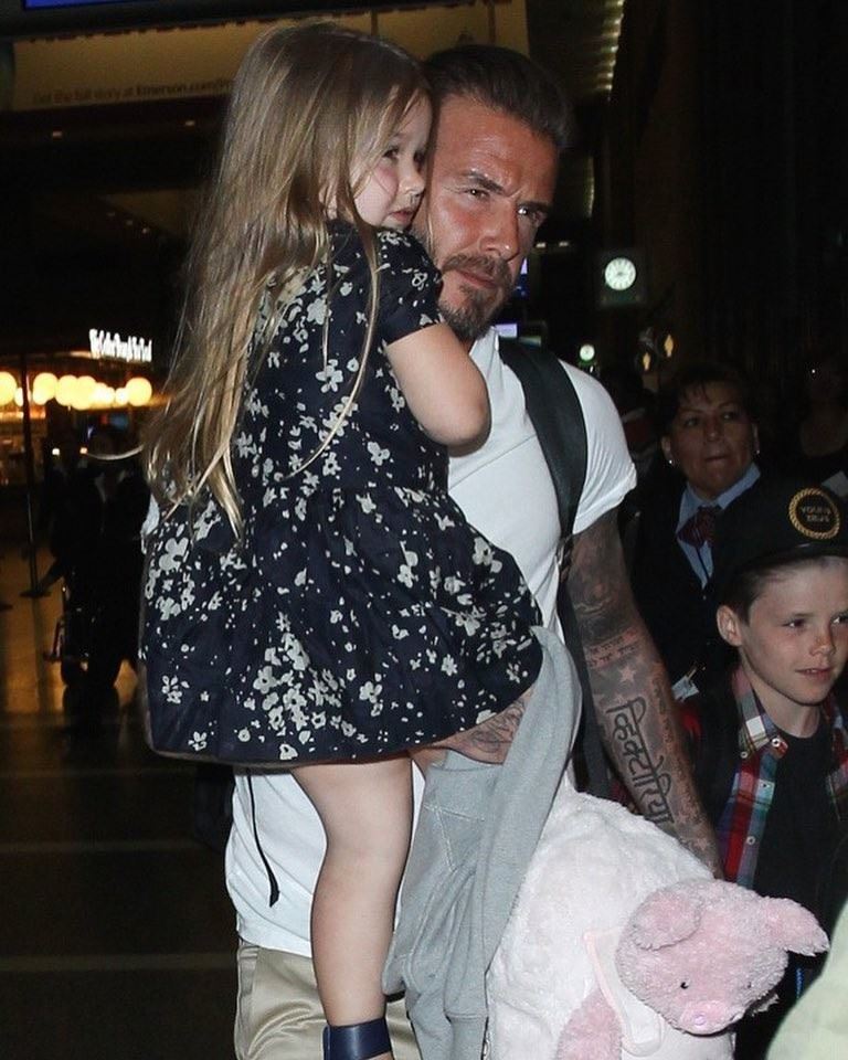 时光飞逝！victoria beckham晒小七照 差不多有妈妈一半的身高