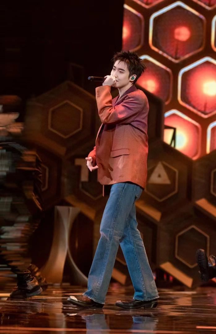 中国“新生代魔嗓”邓典官宣大马为海外巡演首站❗ 11 月 18 日唱进吉隆坡🔥