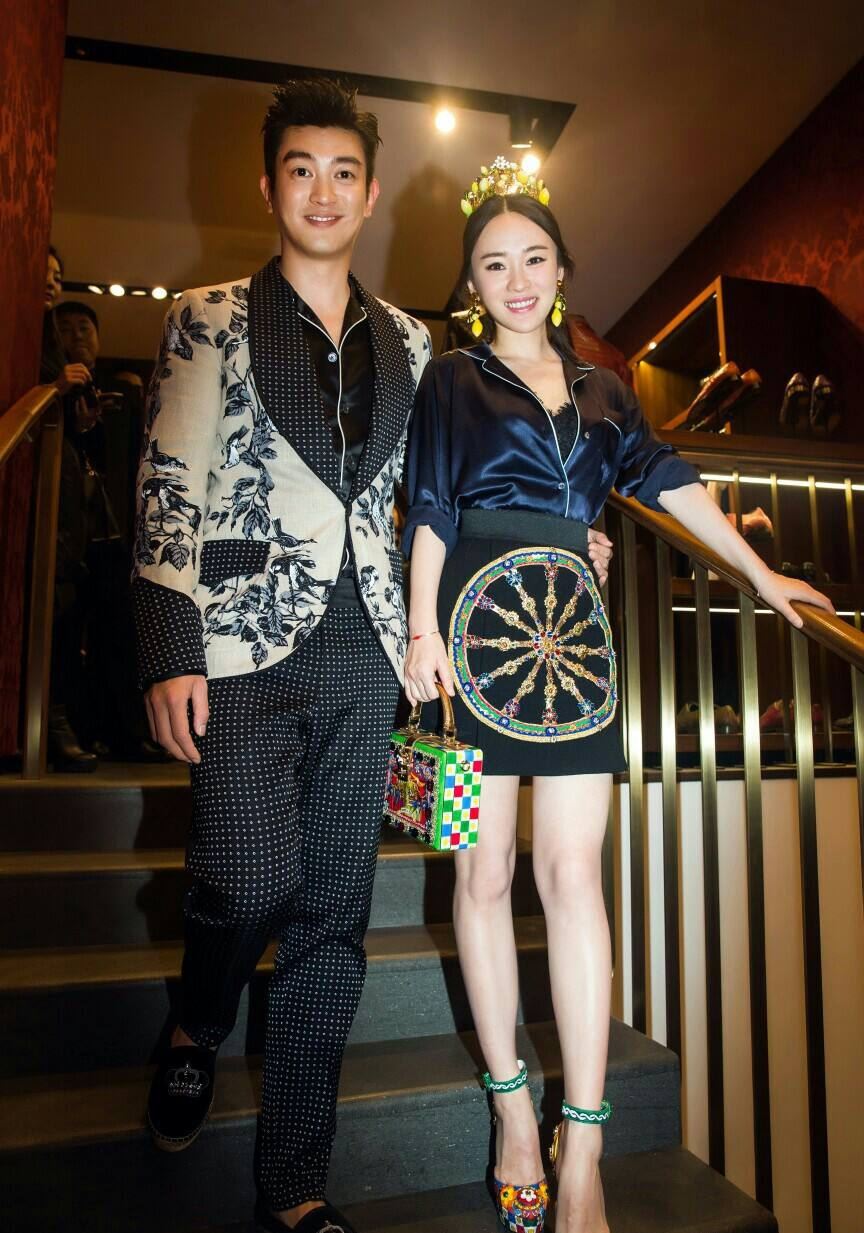 【多图】杜江霍思燕合体拍写真！二人亲密互动浪漫满分