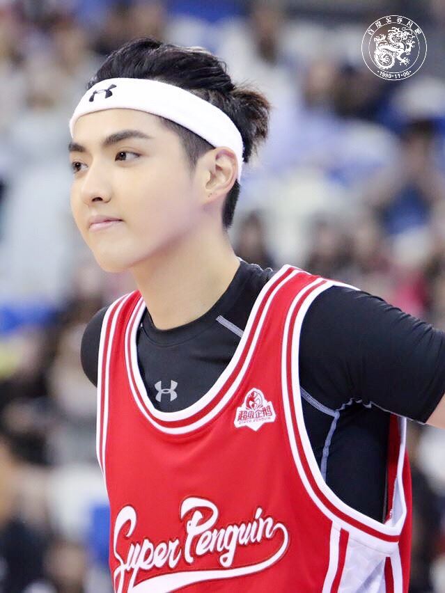 不只周杰伦！娱乐圈会打篮球的还有他！