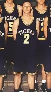 不只周杰伦！娱乐圈会打篮球的还有他！