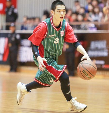 不只周杰伦！娱乐圈会打篮球的还有他！