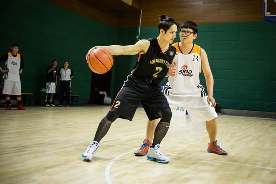 不只周杰伦！娱乐圈会打篮球的还有他！