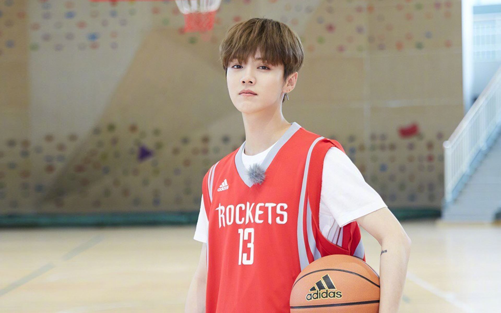 不只周杰伦！娱乐圈会打篮球的还有他！