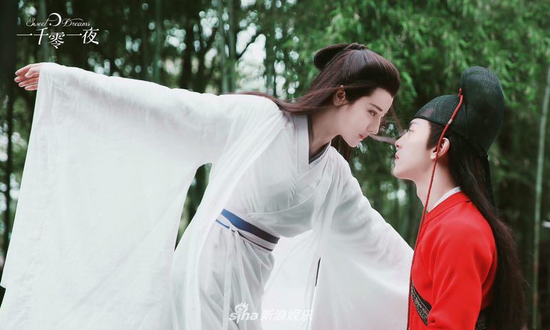 迪丽热巴戴头套女扮男装！变身俊俏小公子啊