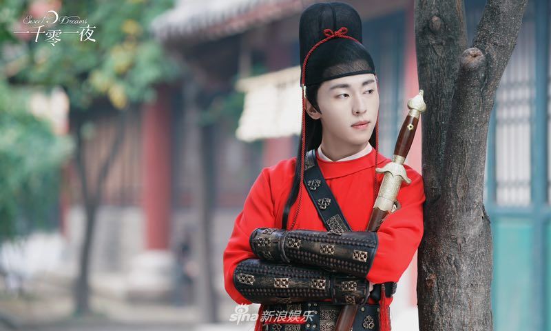 迪丽热巴戴头套女扮男装！变身俊俏小公子啊