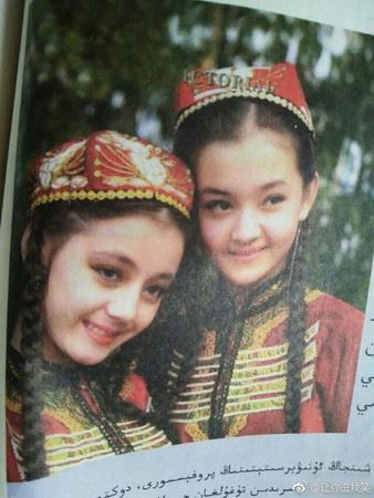 学生发现课本上的女孩超正！老师：这是迪丽热巴啊