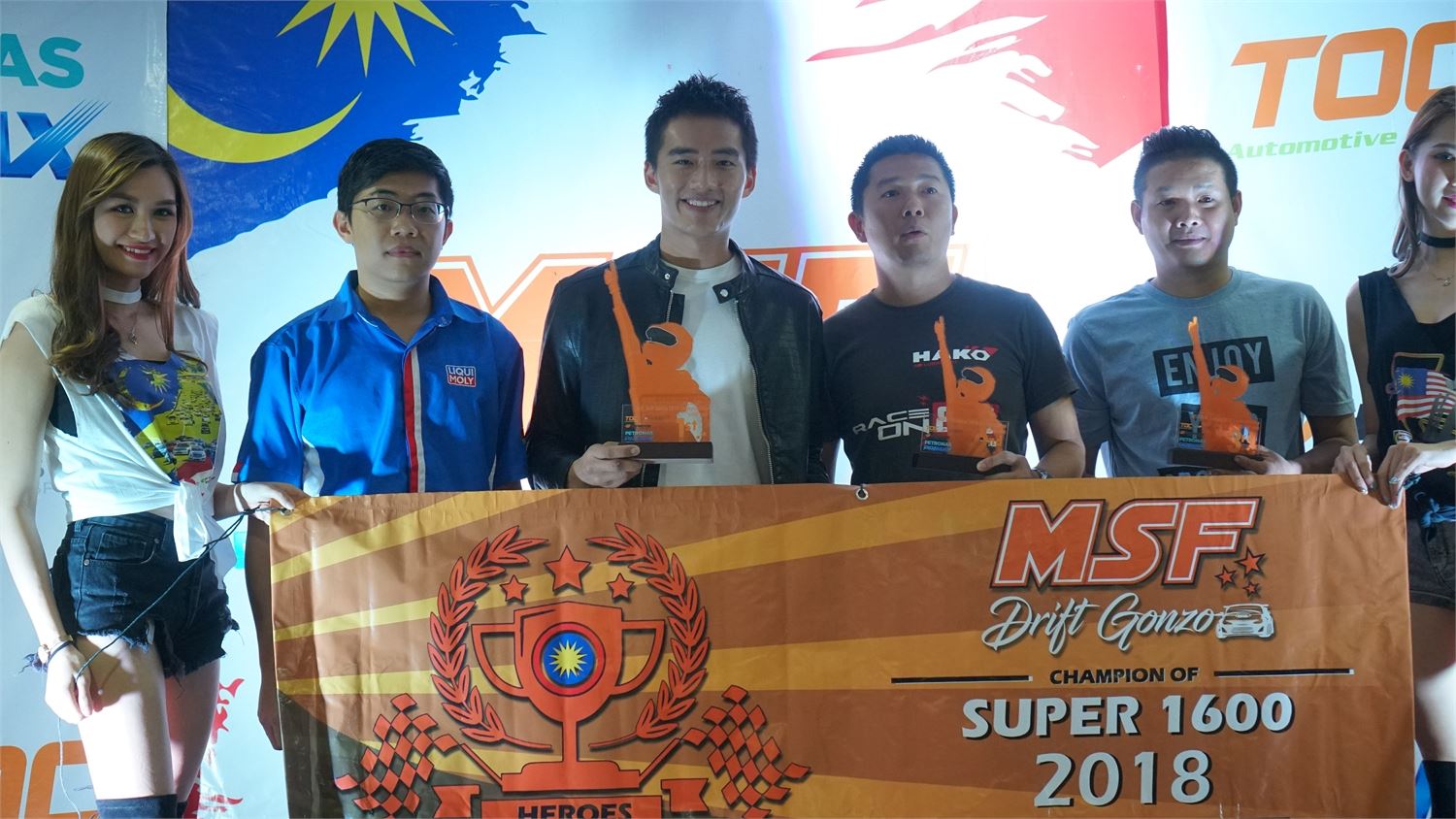 从零开始学赛车！阿哲漂移比赛横扫2项年度总冠军！