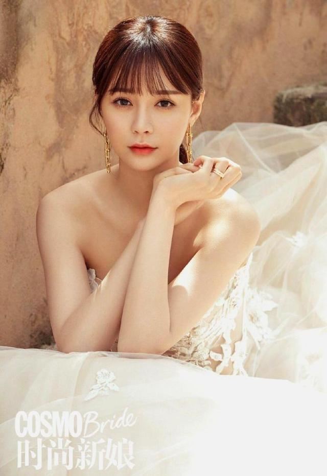  搂腰相依闪爆！杜海涛沈梦辰婚纱写真曝光