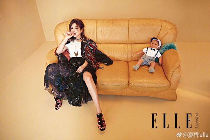 辣妈复出拍时尚写真！ella陈嘉桦大秀长腿细腰好辣啊