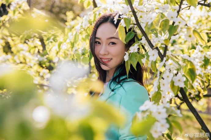 【多图】霍思燕晒母子照！甜亲嗯哼脸颊好有爱