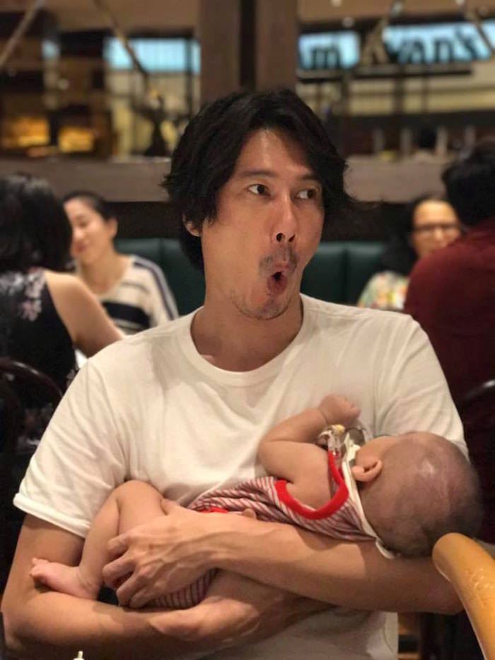 88节另类放闪！ella陈嘉桦甜晒老公与儿子劲宝合照