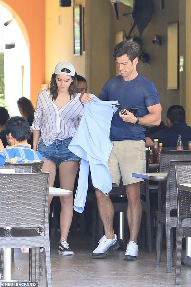 emma watson有新男友啦！与他在外忘情热吻被拍