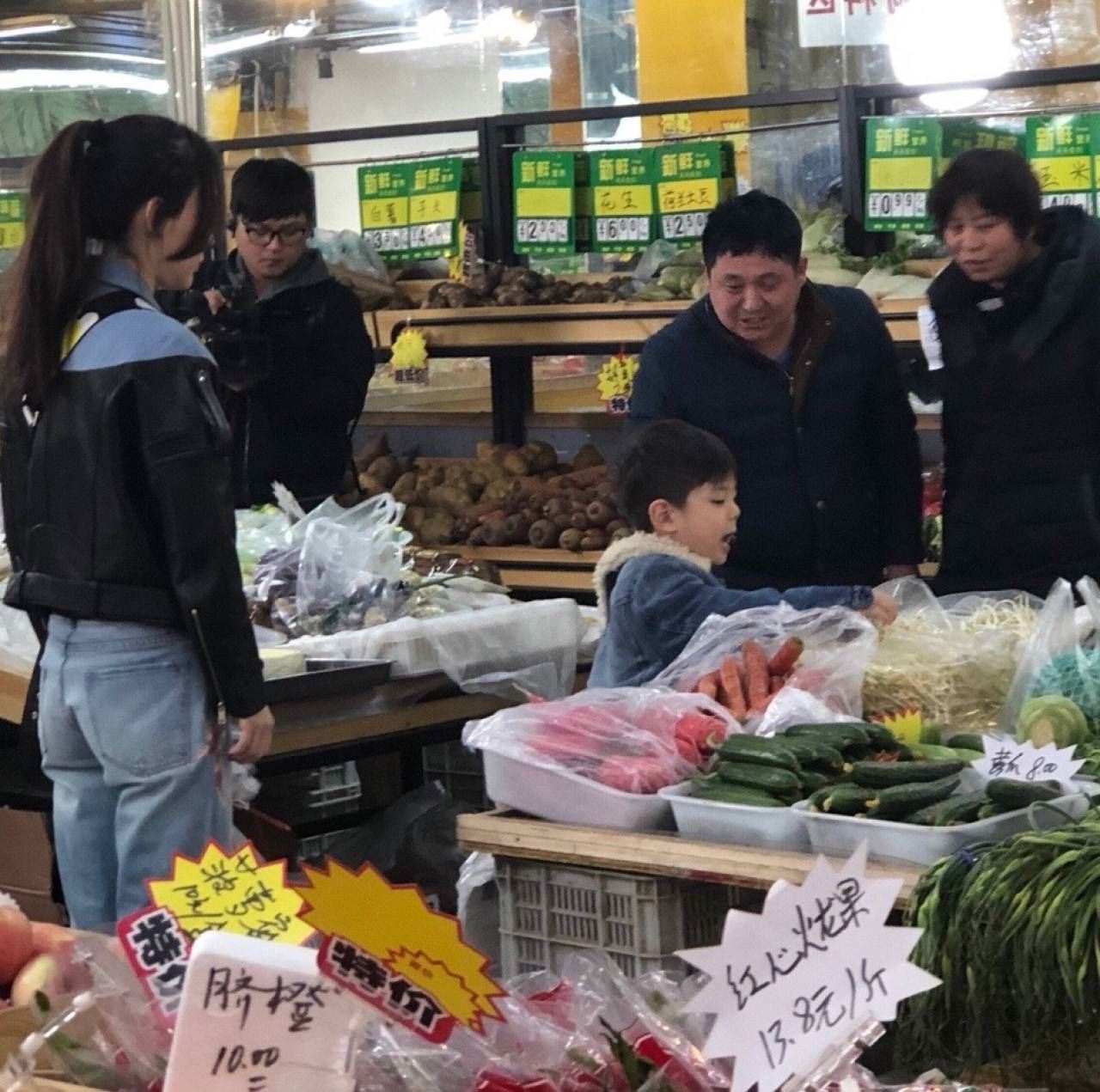 杜江女儿正面照疑曝光!网友惊呼:是女版嗯哼啊