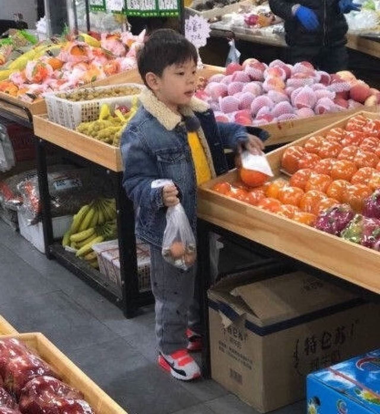 杜江女儿正面照疑曝光!网友惊呼:是女版嗯哼啊