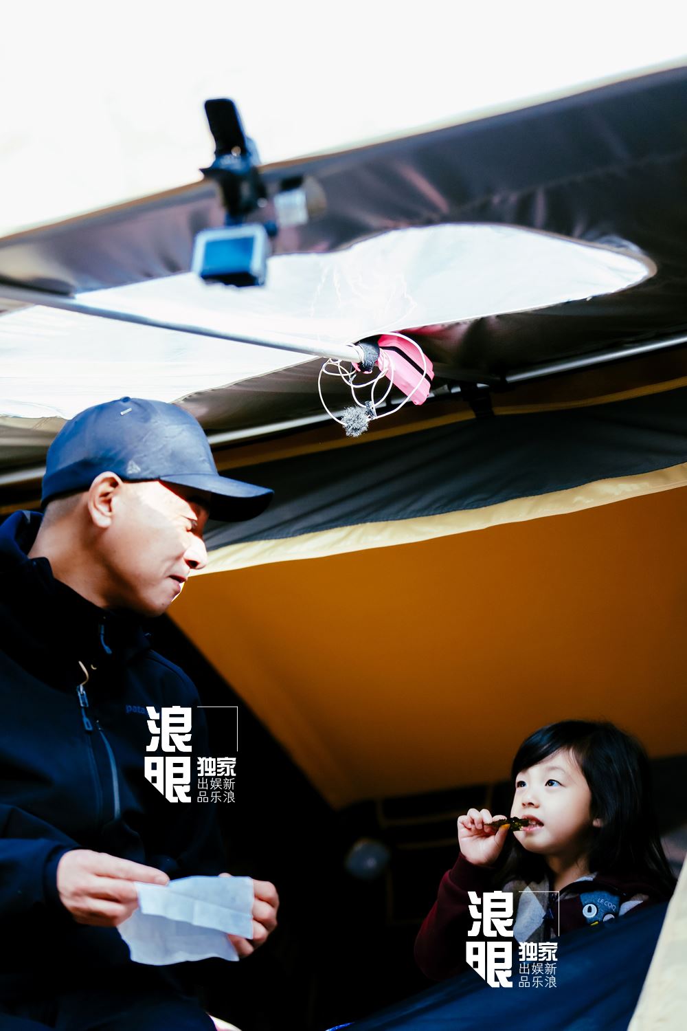 [组图]《爸爸5》陈小春圆女儿梦！为哄泡芙露出未曾见过的温柔