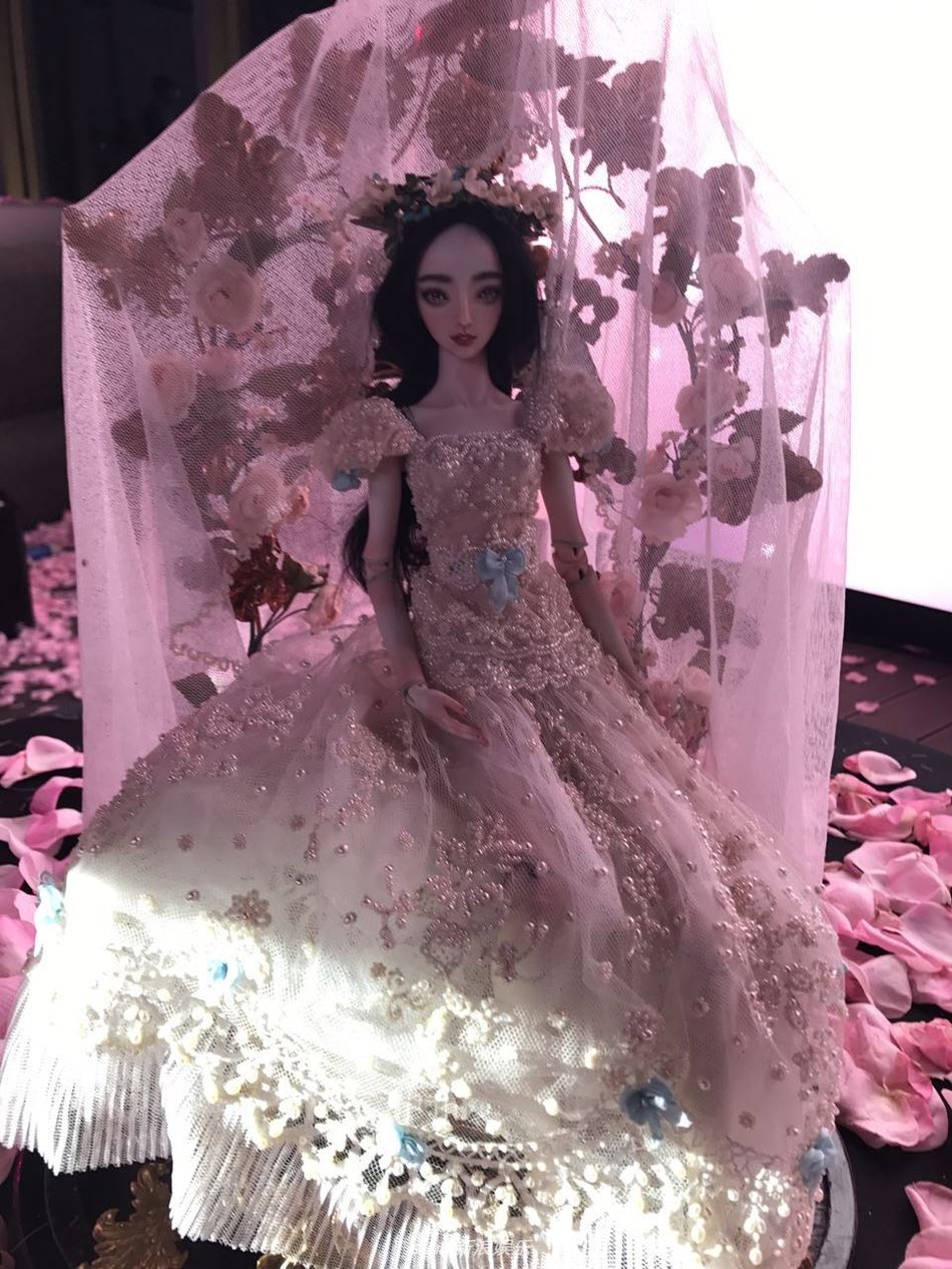 大黑牛是土豪！竟用30万美金为范冰冰定制专属新娘娃娃