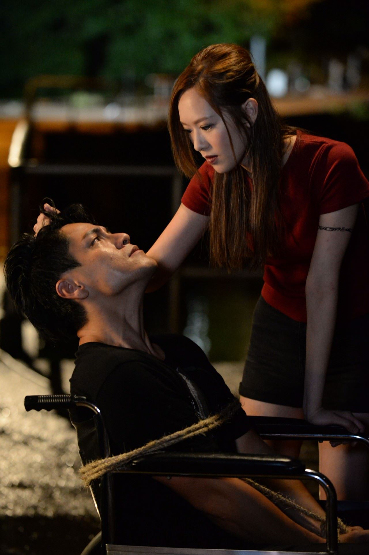 ［介绍靓女］《果栏》江湖女超抢眼！网友大赞：港姐冯盈盈演得好