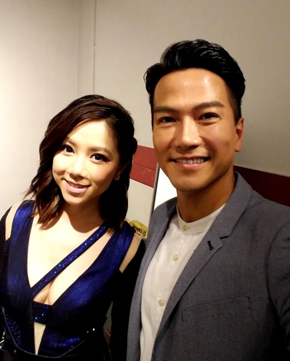 宇宙g.e.m果然有料！邓紫棋礼服竟中间挖空 事业线超明显 